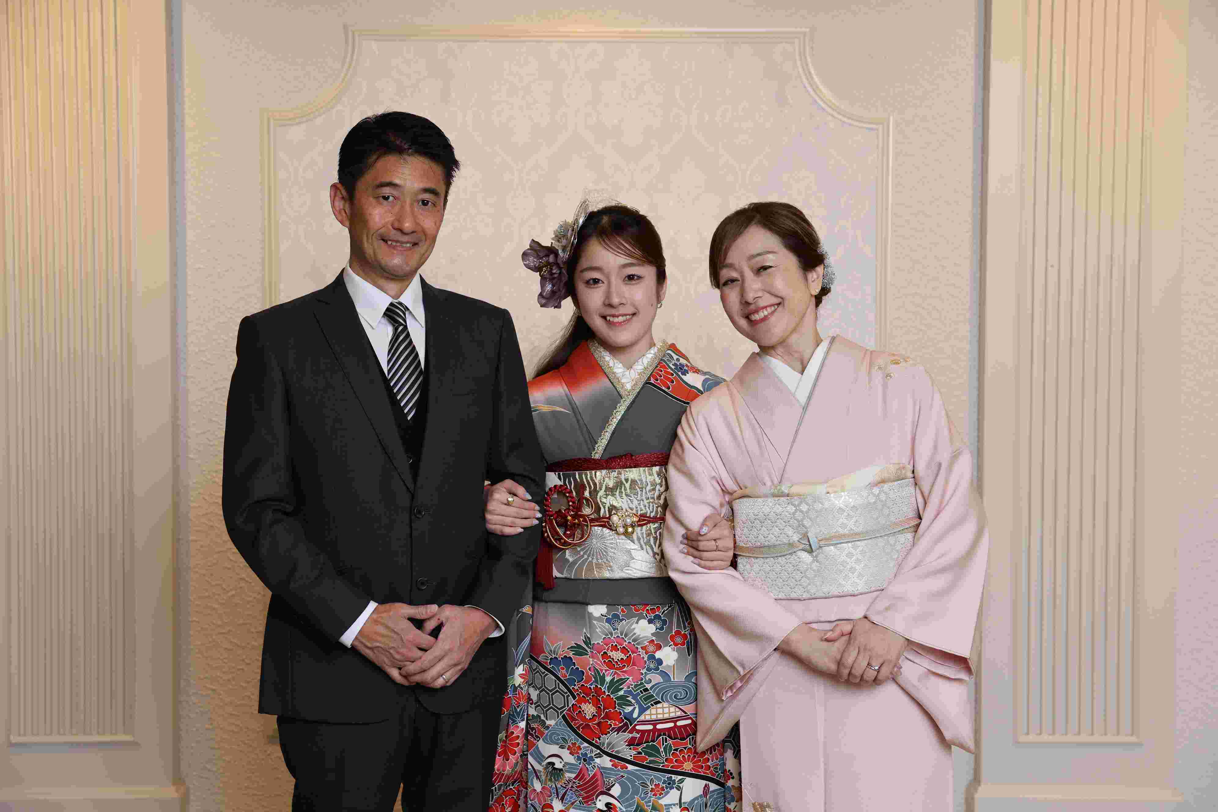 hanatoiro-family-preshot.jpg